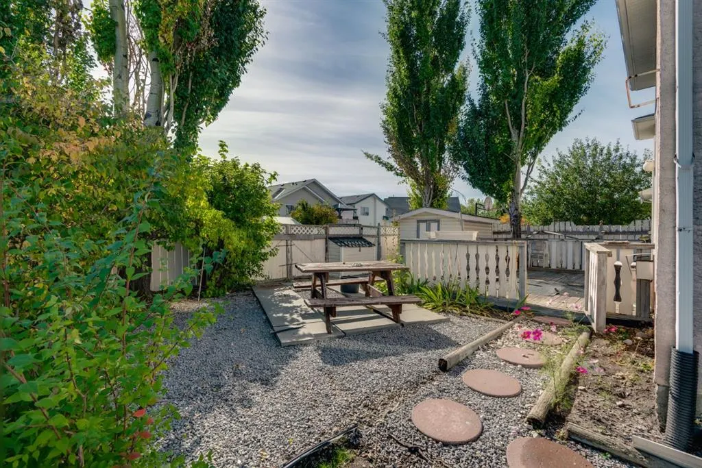 863 Applewood Drive SE