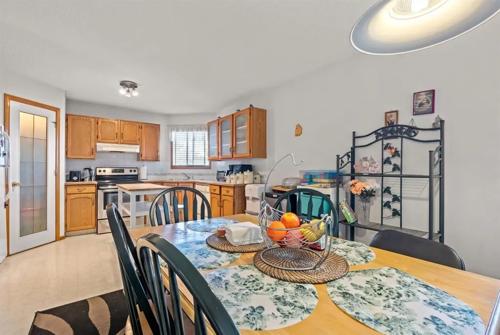 92 Del Ray Close NE