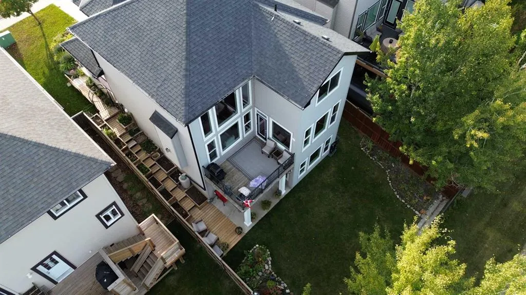 14 Westmount Way