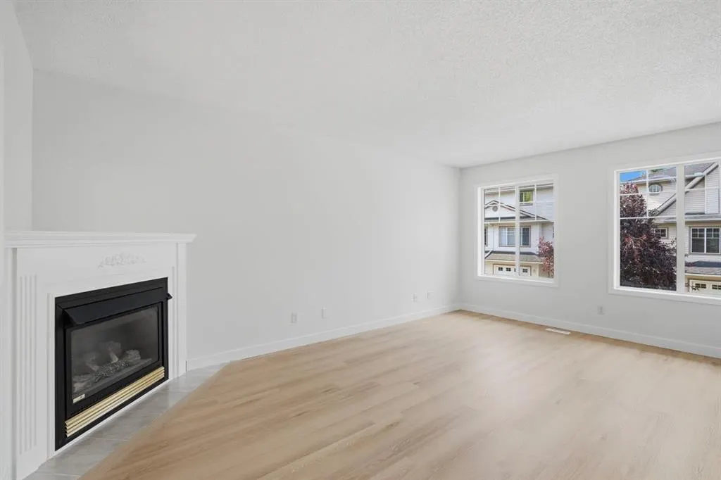 23 Country Hills Cove NW