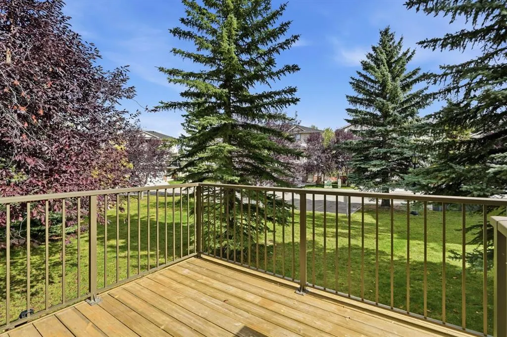 23 Country Hills Cove NW