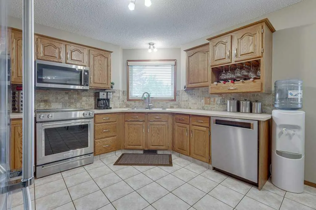 6 Ramsey Avenue