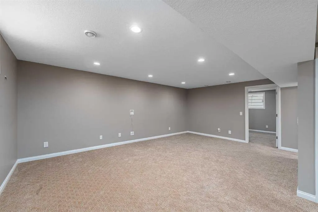 236 Edgebrook Gardens NW