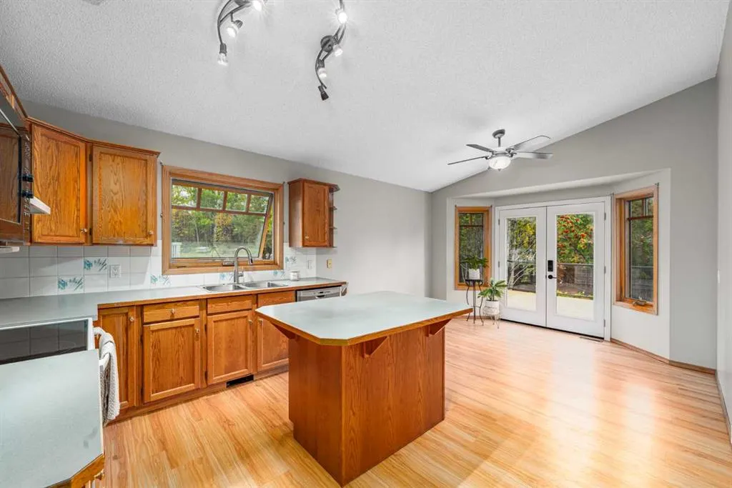 236 Edgebrook Gardens NW