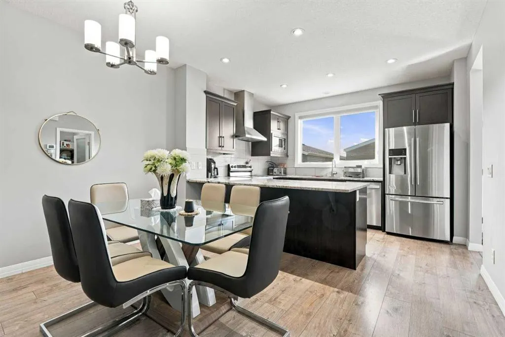 88 Red Embers Crescent NE
