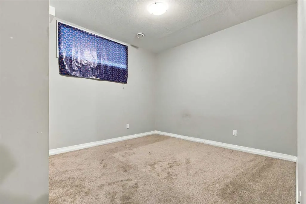 88 Red Embers Crescent NE