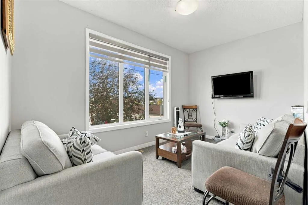 88 Red Embers Crescent NE