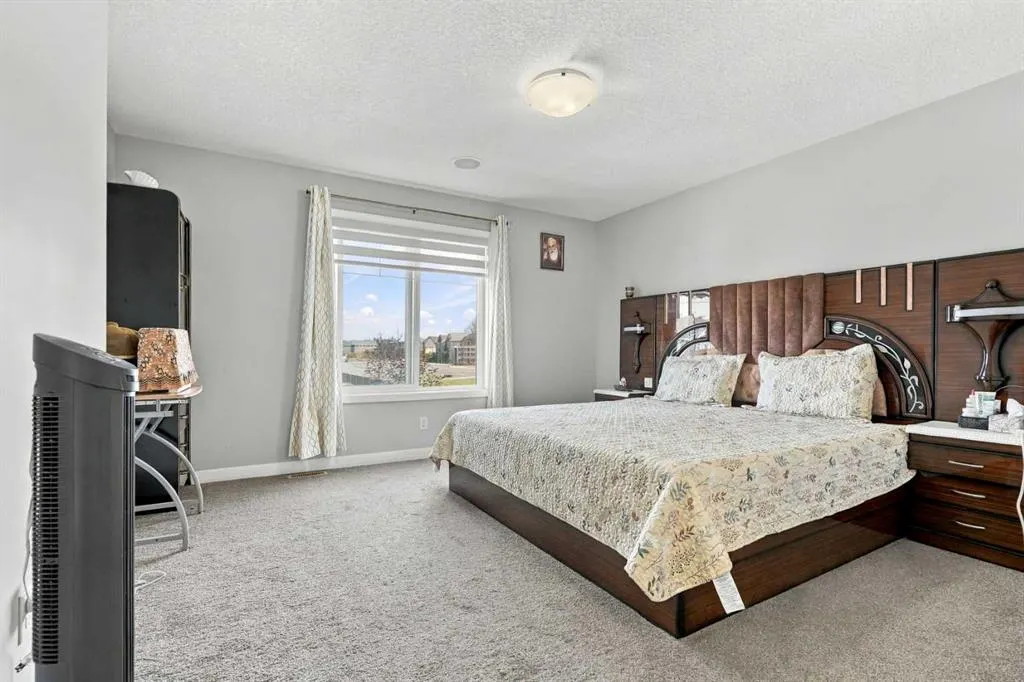 88 Red Embers Crescent NE
