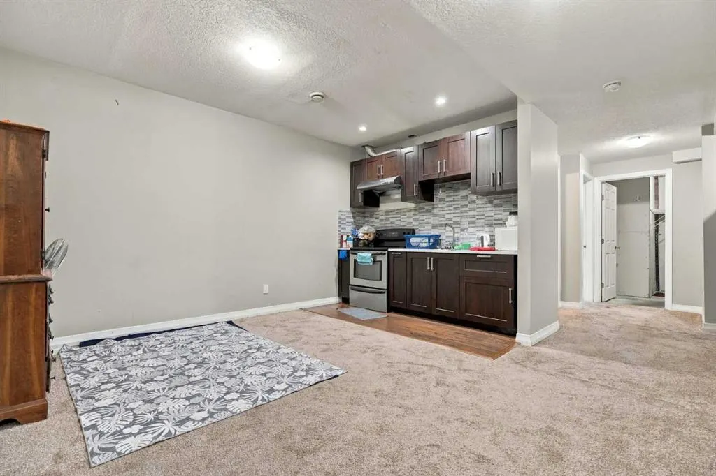 88 Red Embers Crescent NE