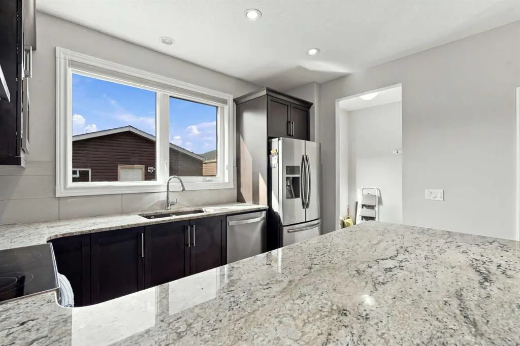 88 Red Embers Crescent NE