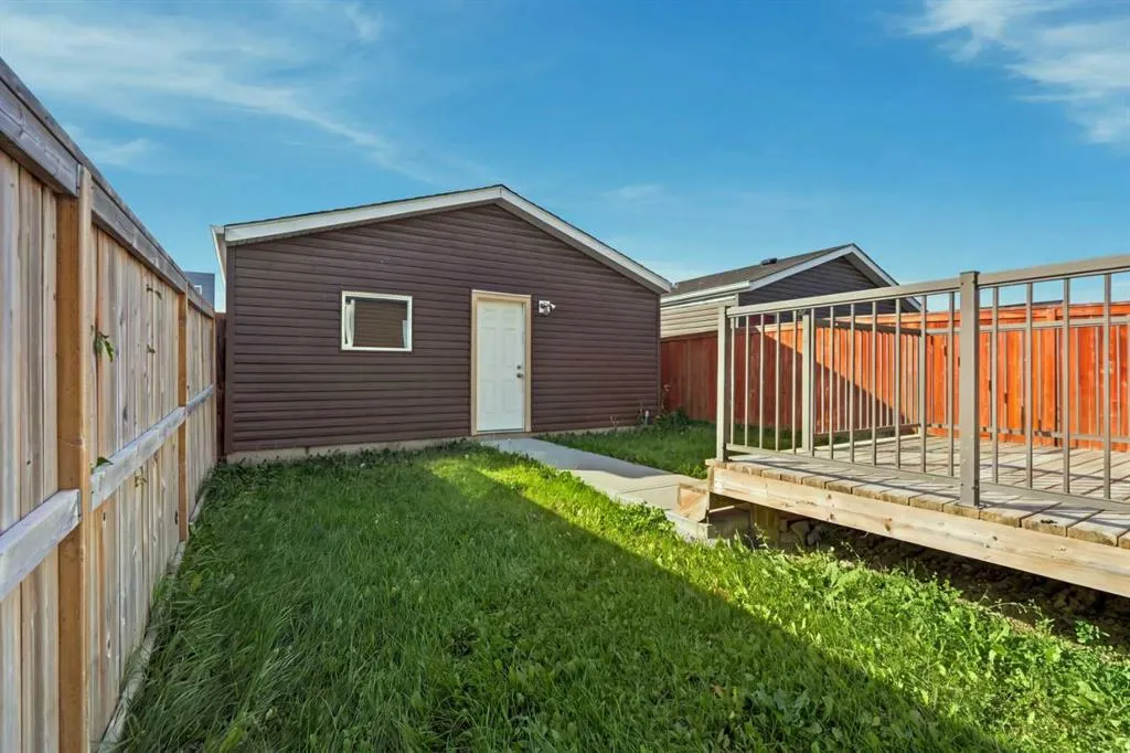 88 Red Embers Crescent NE
