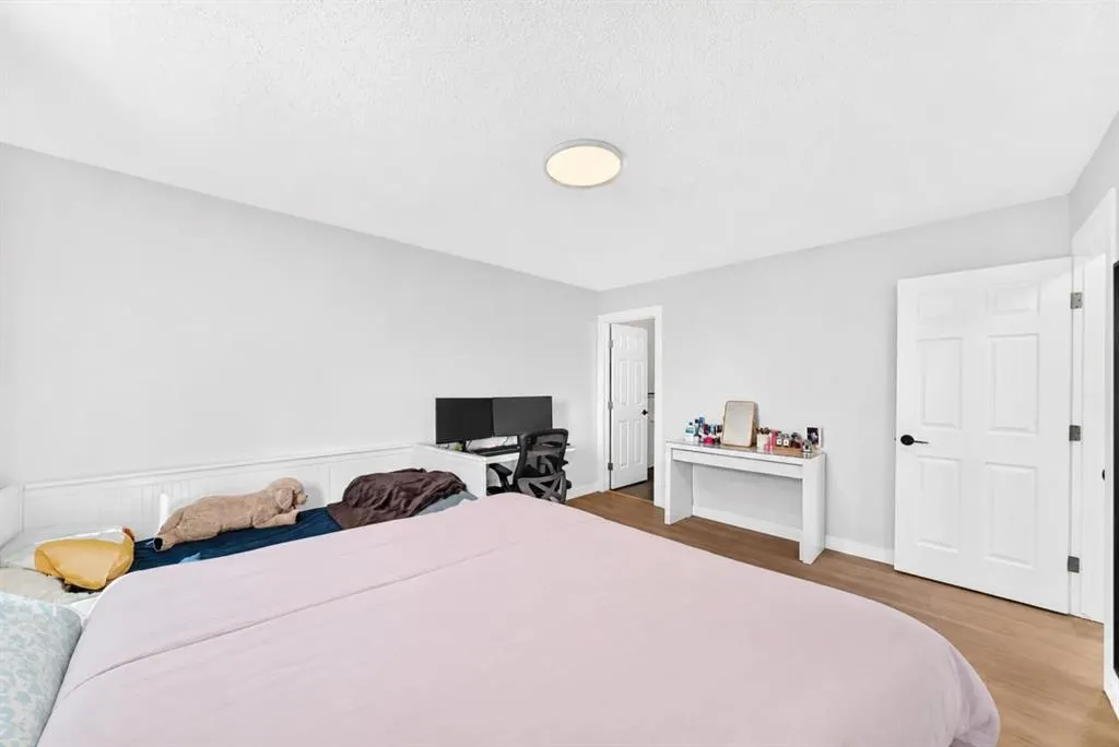 315 Appleglen Place SE