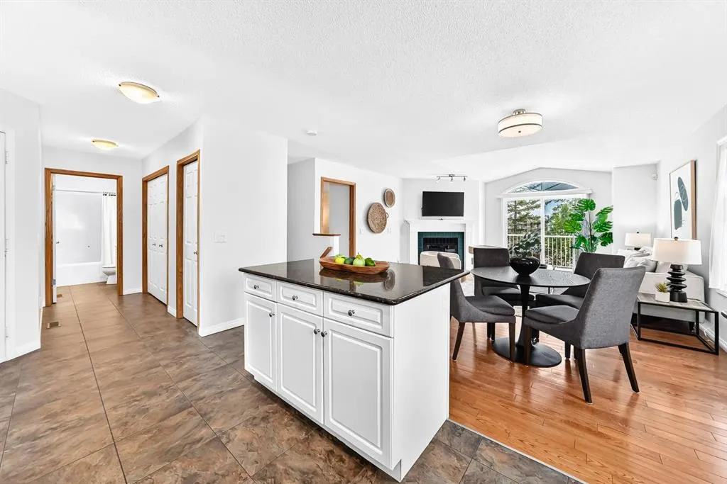157 Hawkstone Manor NW
