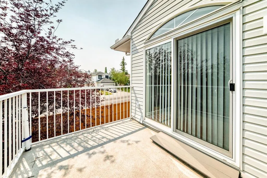 157 Hawkstone Manor NW