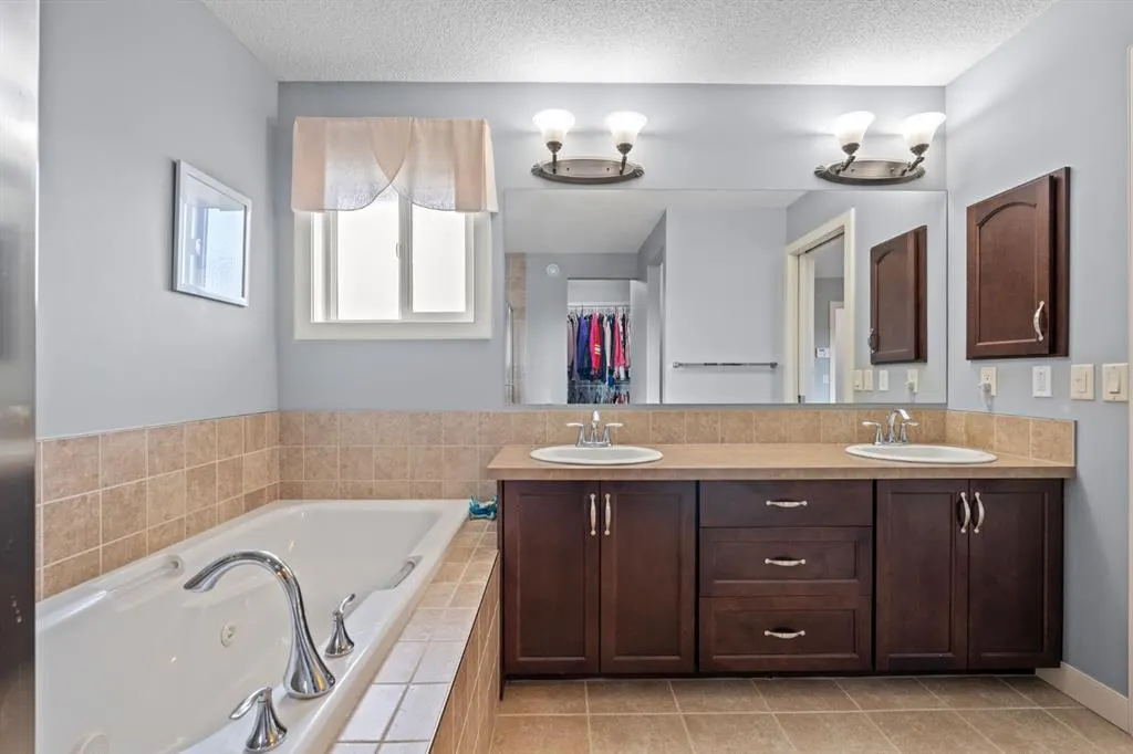 28 Evansview Manor NW