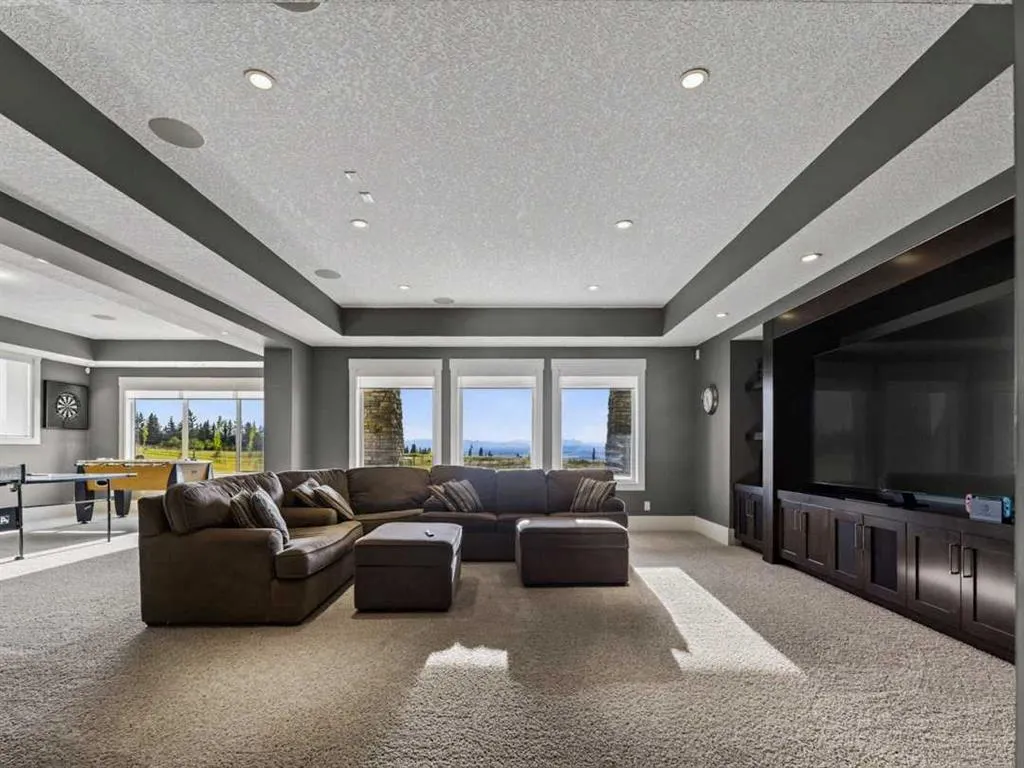 260169 Mountain Ridge Place