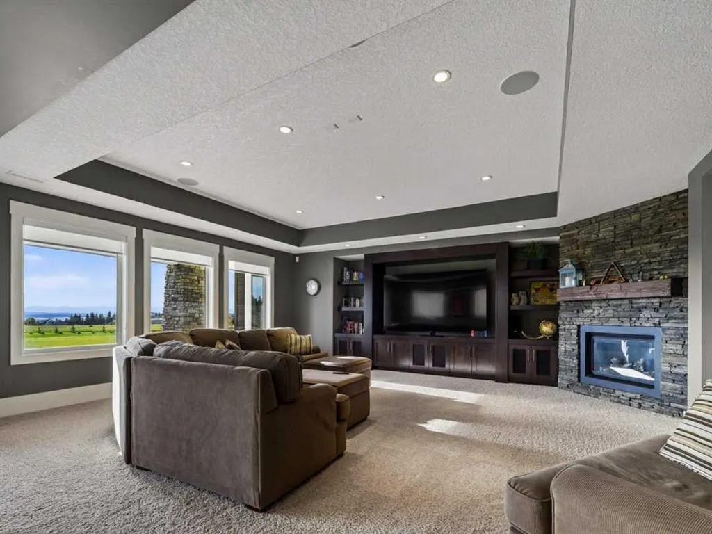260169 Mountain Ridge Place