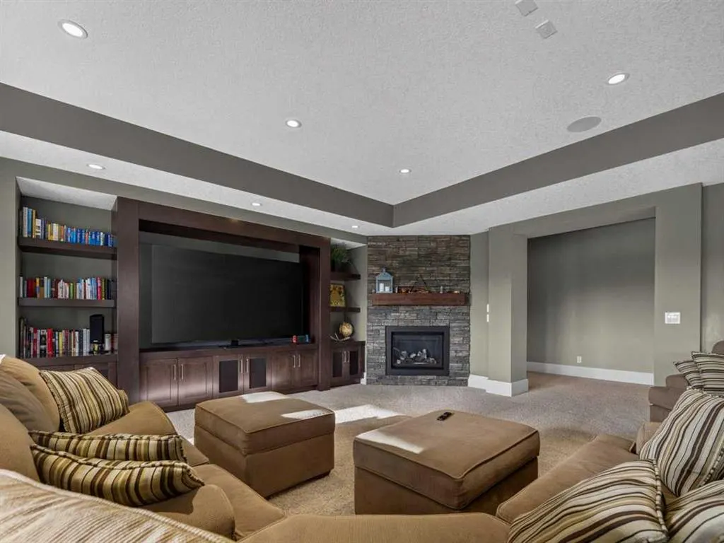 260169 Mountain Ridge Place