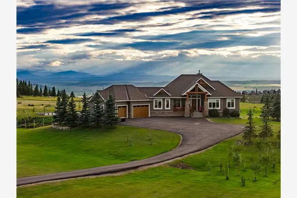 260169 Mountain Ridge Place
