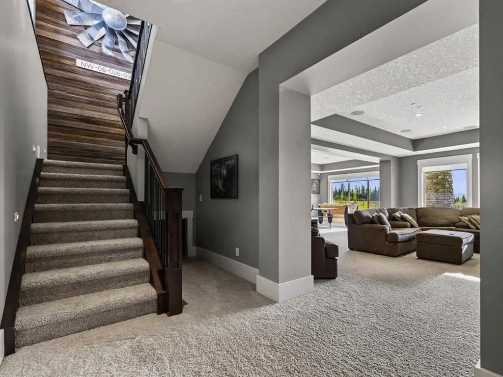 260169 Mountain Ridge Place