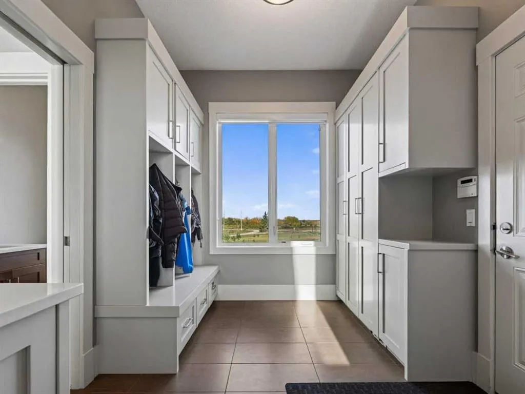 260169 Mountain Ridge Place
