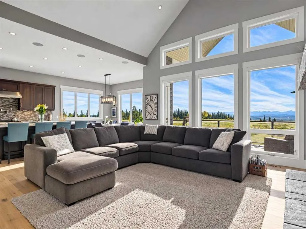 260169 Mountain Ridge Place
