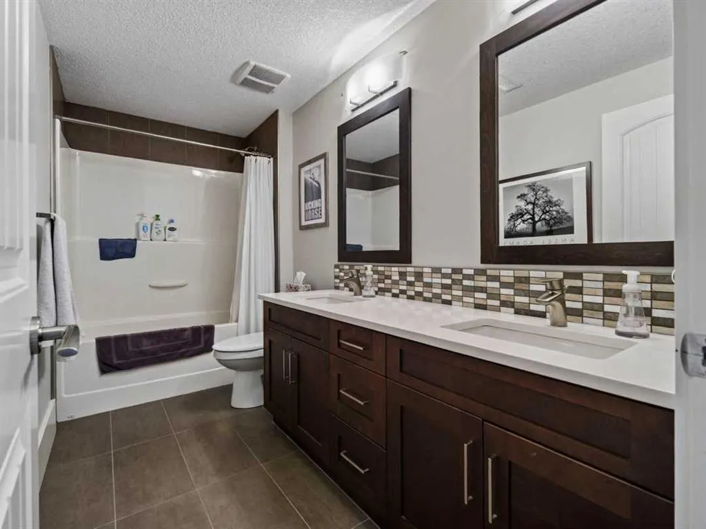 260169 Mountain Ridge Place