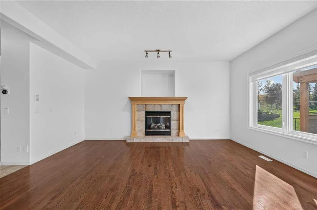 254 Panamount Close NW