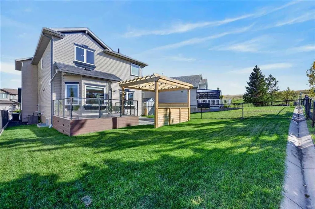 254 Panamount Close NW
