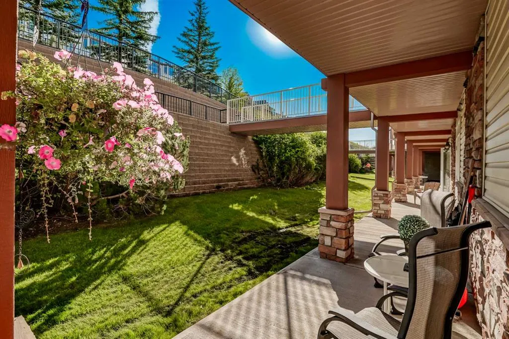 140 Rockyledge View NW #2