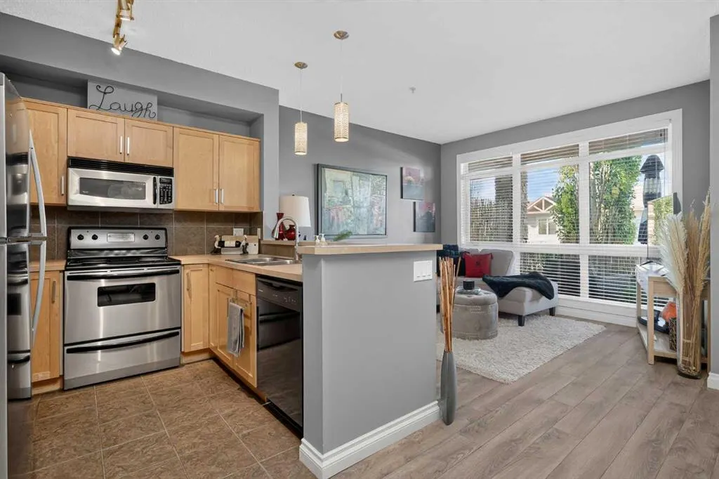 140 Rockyledge View NW #2