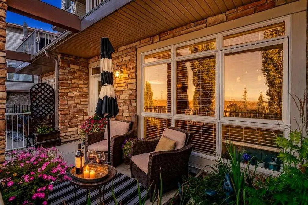 140 Rockyledge View NW #2