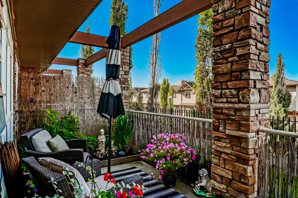 140 Rockyledge View NW #2