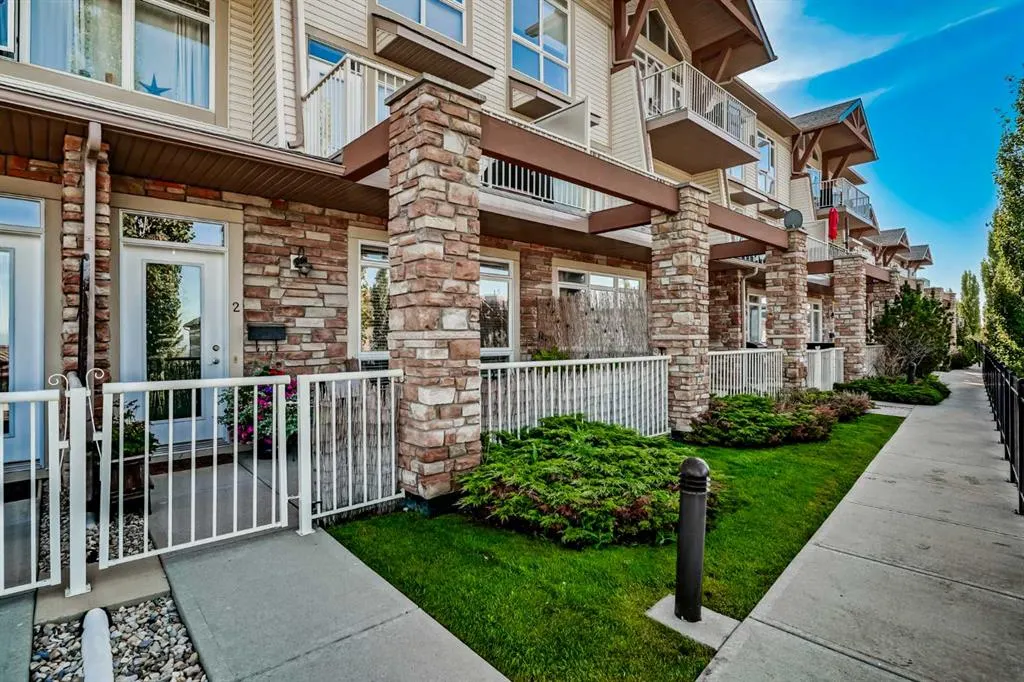 140 Rockyledge View NW #2
