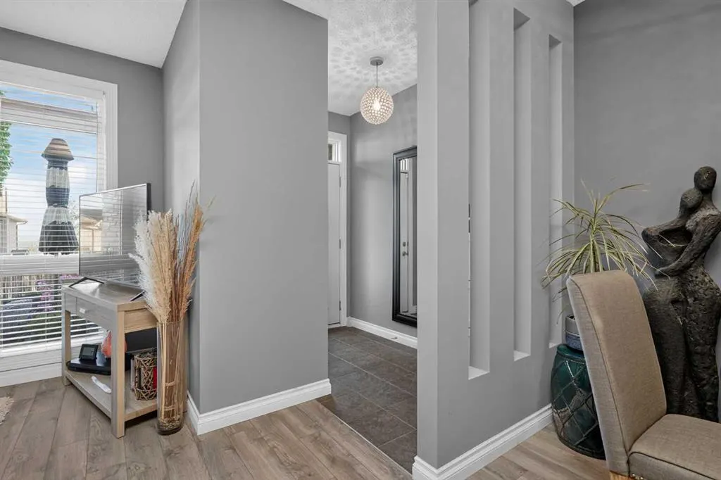 140 Rockyledge View NW #2