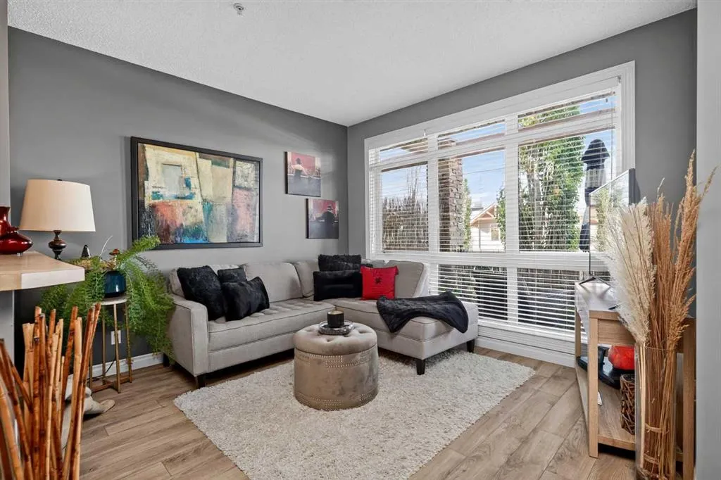 140 Rockyledge View NW #2