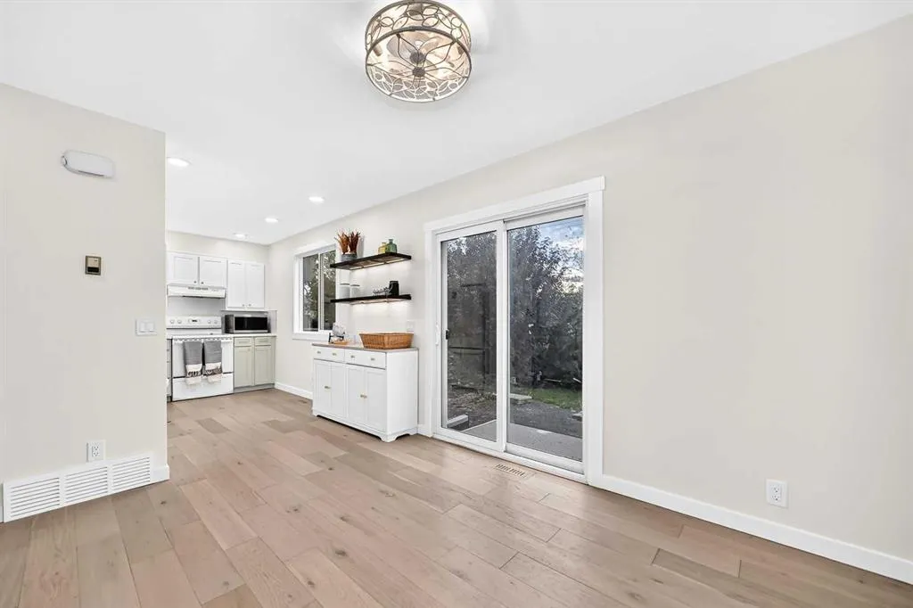 136 Templehill Drive NE