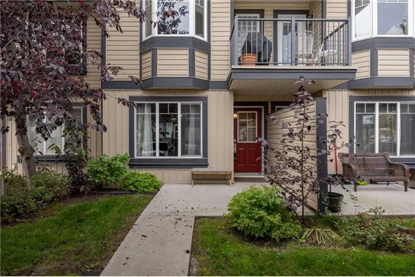 133 Copperpond Heights SE