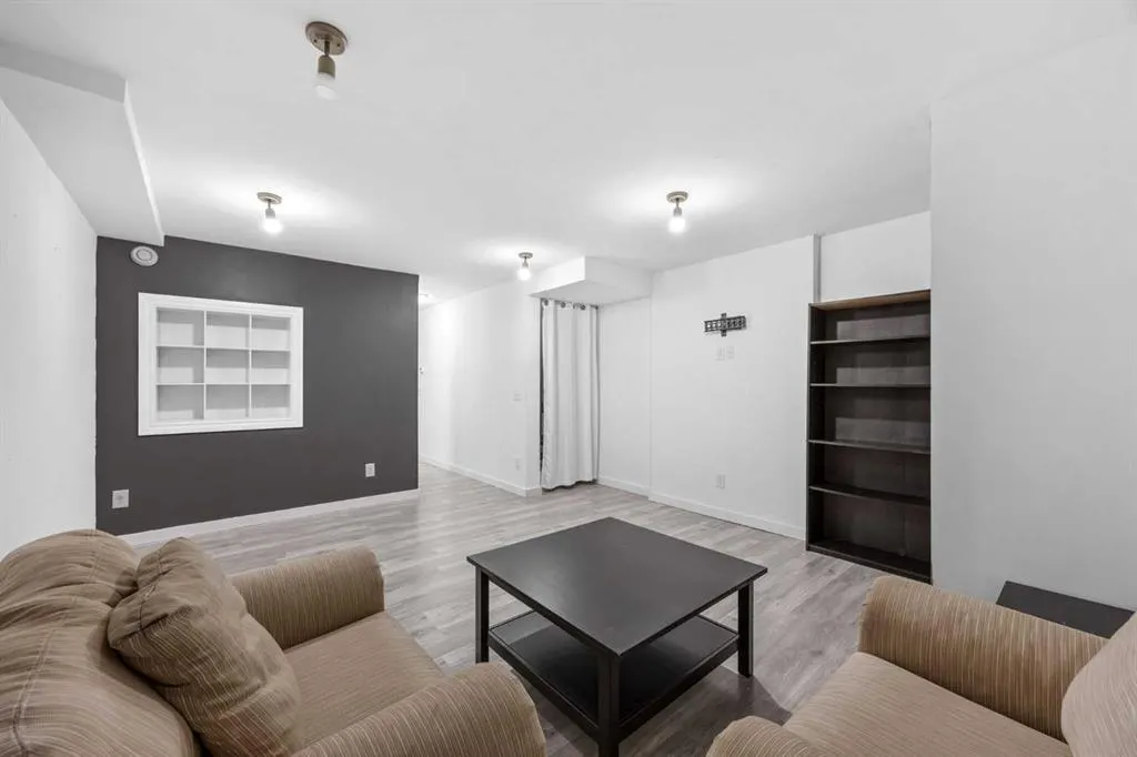 133 Copperpond Heights SE #5