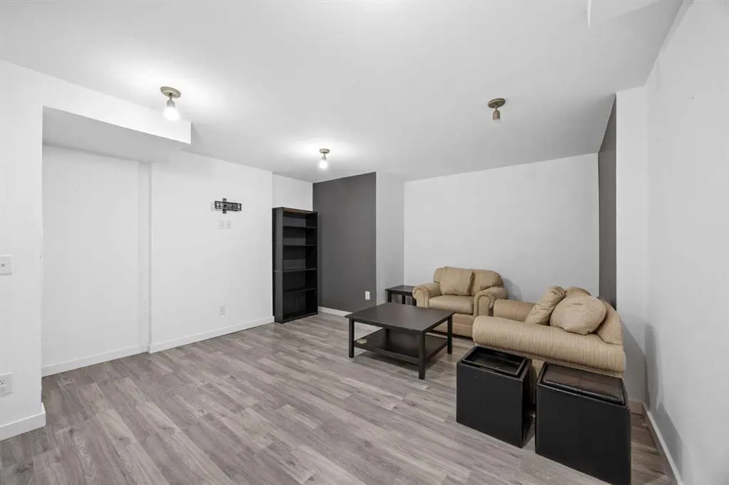 133 Copperpond Heights SE #5