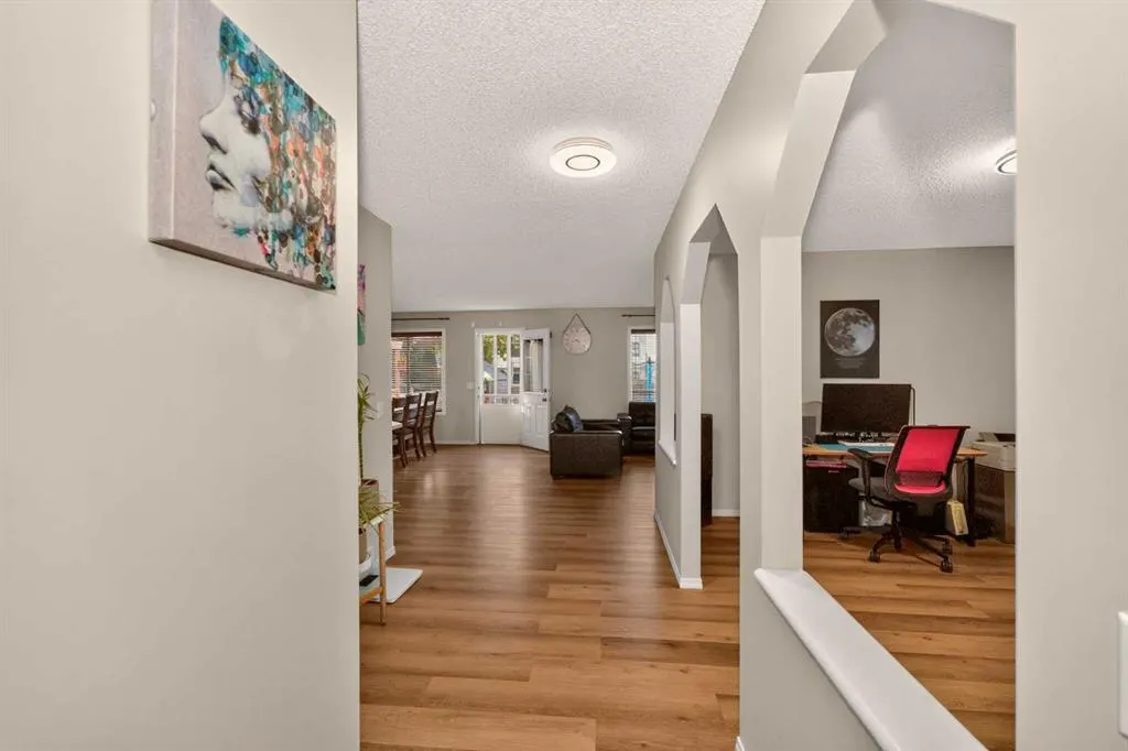 137 Douglas Glen Manor SE