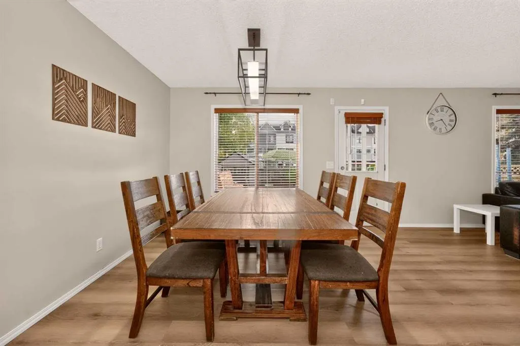 137 Douglas Glen Manor SE