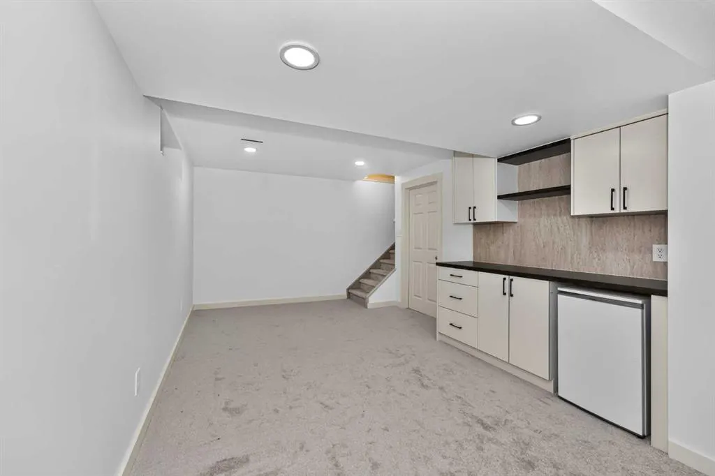 137 Douglas Glen Manor SE