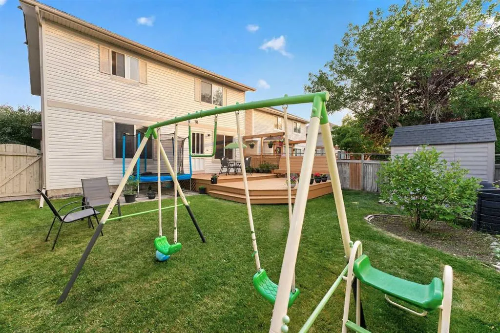 137 Douglas Glen Manor SE