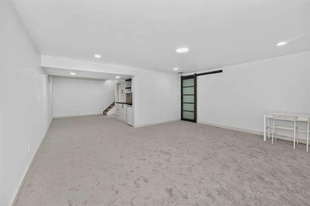 137 Douglas Glen Manor SE