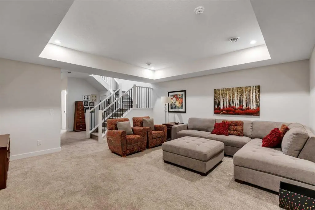 233 Haskayne Drive NW