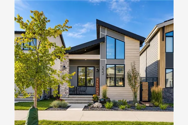 233 Haskayne Drive NW