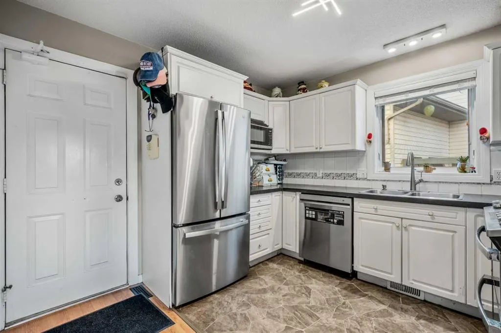 25 Sheep River Drive