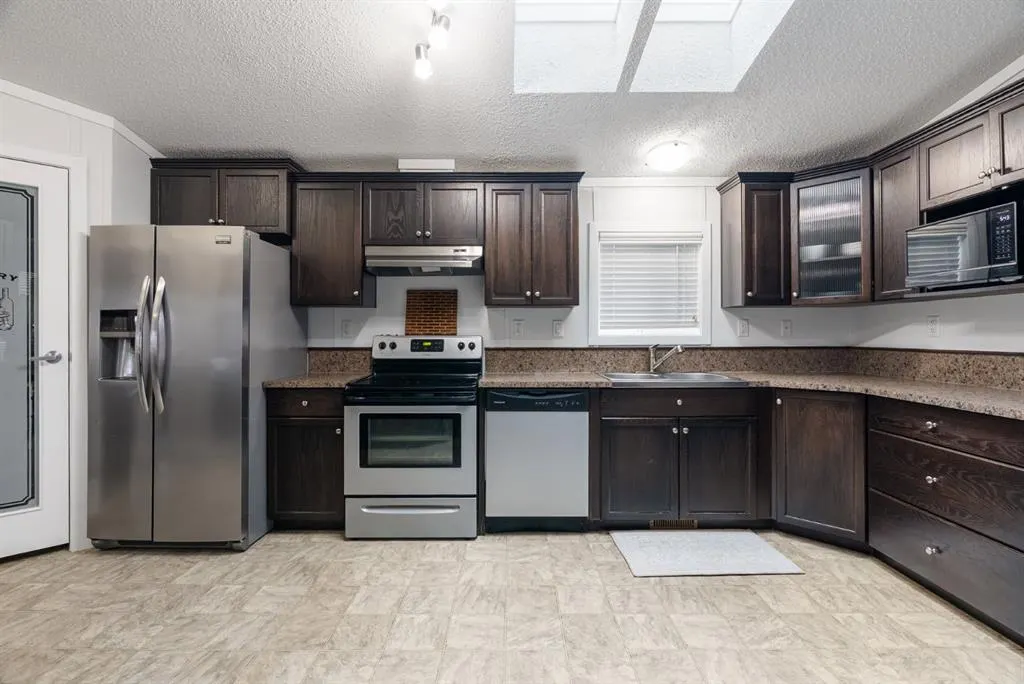 224 Clausen Crescent