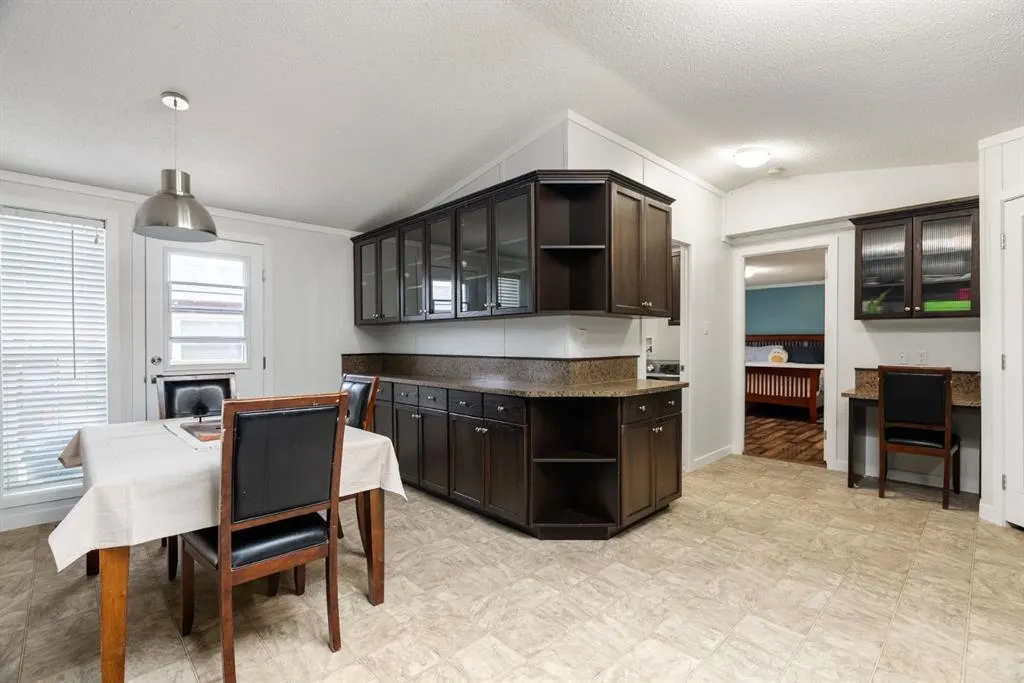 224 Clausen Crescent
